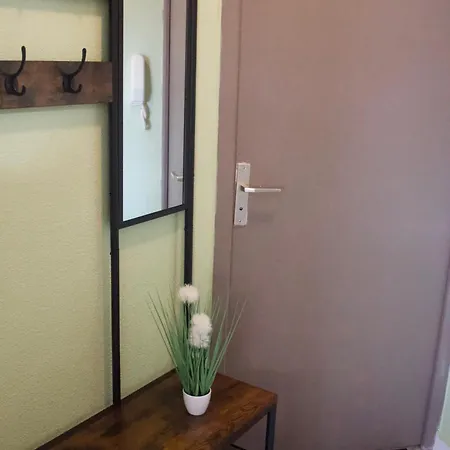 Douillet Proche Gare